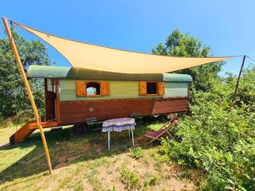 Tente pour 3 personnes, avec jardin et terrasse ainsi que piscine et vue dans le Lot