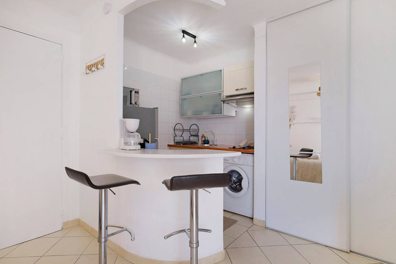 Entire studio, Castel Plage Apartment Near the Beach in Cannes, Mediterranean Coast (France)