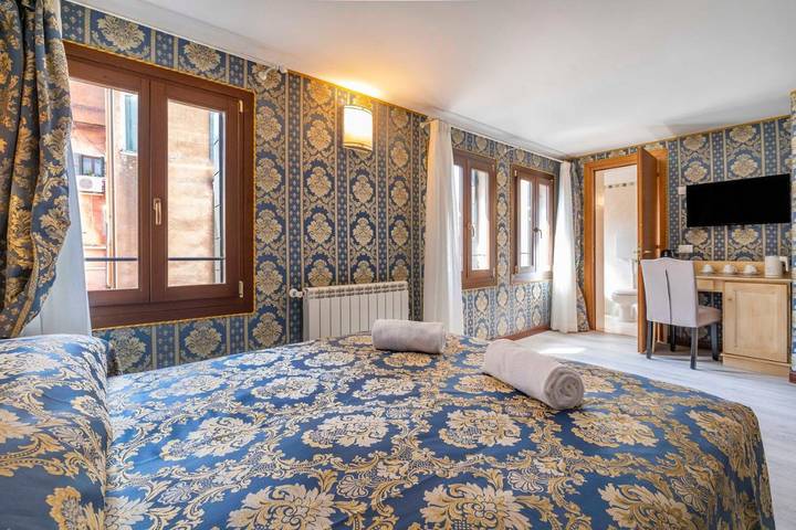 Maison d’hôte pour 6 personnes, avec Balcon ainsi que Terrasse et Jardin dans Place Saint Marc