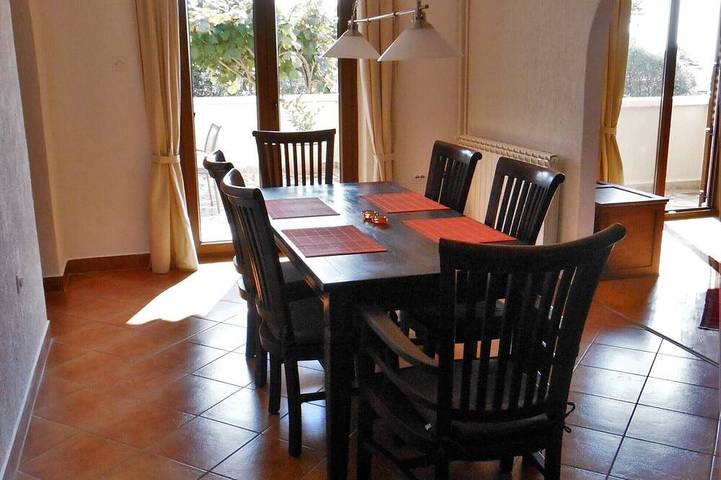 Ganze Wohnung, Grosszügige Ferienwohnung mit Meerblick und Klimaanlage in Rovinjsko Selo, Rovinj