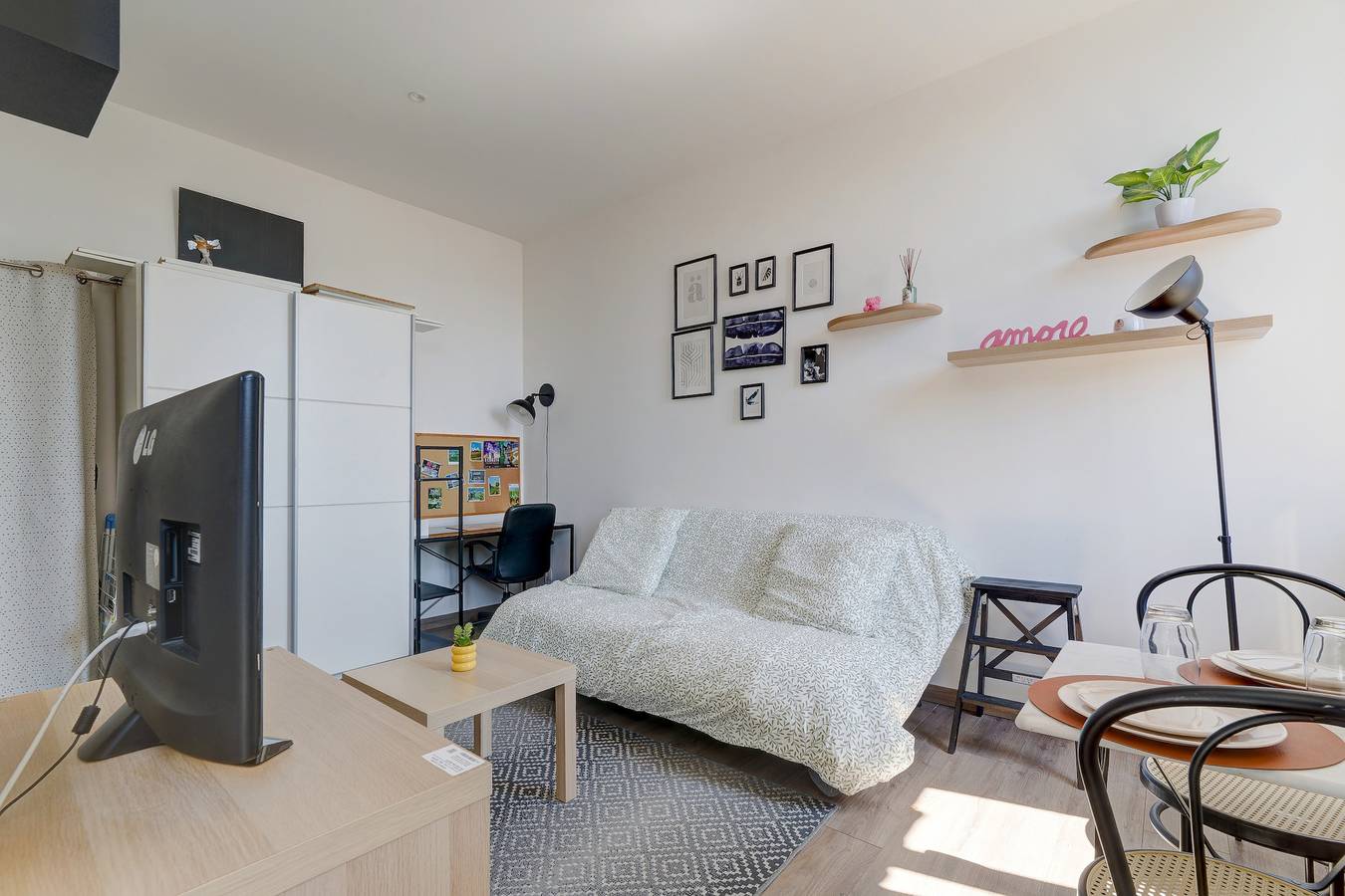 Ganze Wohnung, L'Escale Rémoise - À 600 m de la Porte de Mars in Reims, Marne