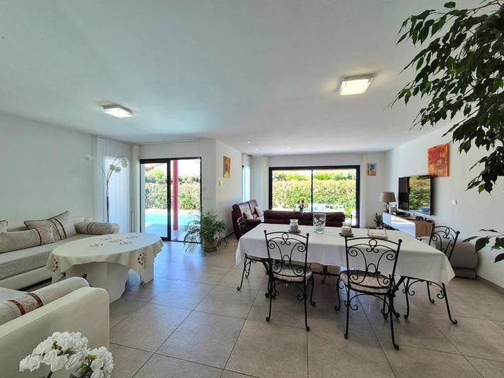 Location de vacances pour 10 personnes, avec jardin et piscine à Canohès - 4