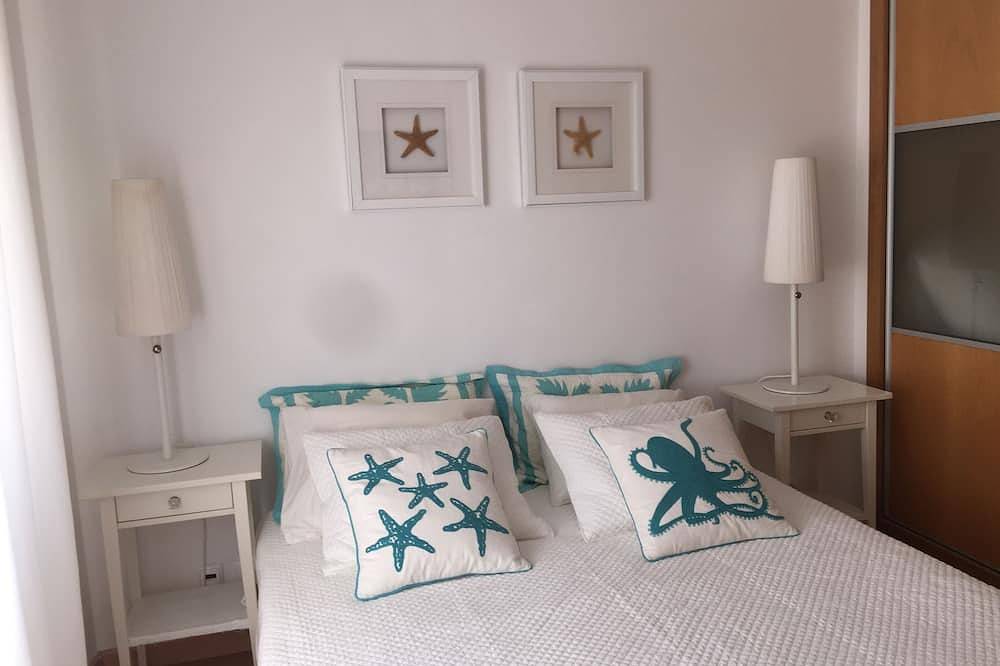 Ganze Wohnung, Charmant, direkt am Strand mit großem Sonnendach und Blick auf den Strand in Zambujeira do Mar, Costa Alentejana