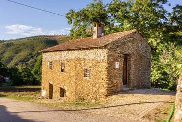 Casa de férias para 6 pessoas, com vista e terraço, com animais de estimação em Vinhais (Bragança)