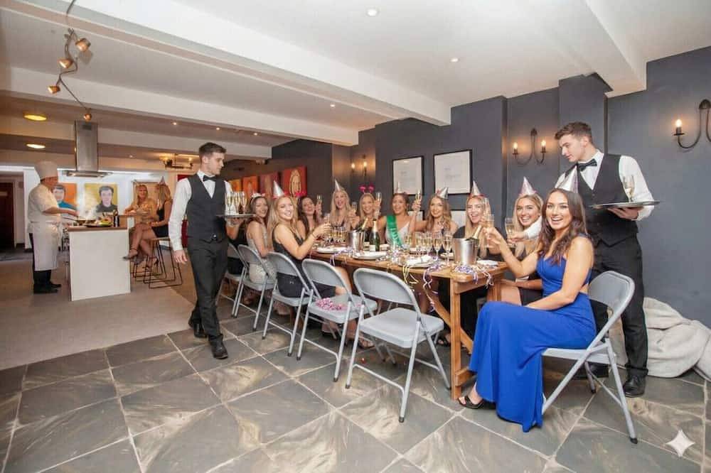 Higgihaus 5 Sleeps 14-16 Hens Stags Big in Cardiff Bay, Cardiff