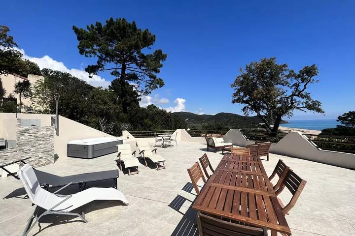 Location de vacances pour 6 personnes, avec jardin et vue dans Plage De L Ovu Santu - 3