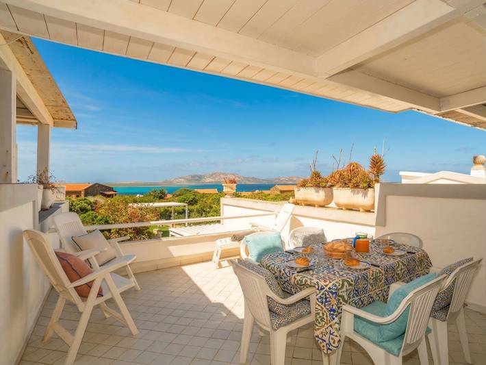 Location de vacances pour 6 personnes, avec jardin et terrasse à Stintino