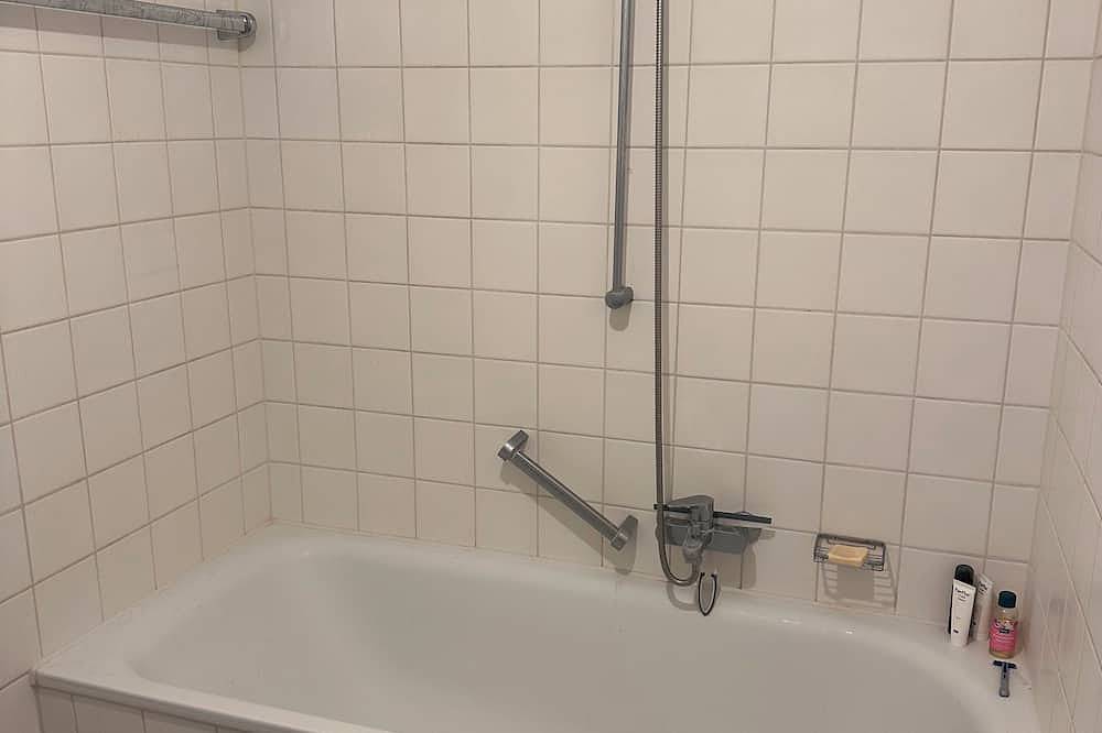 Geheel appartement, Apartment near trade fair & Rhine in Porz (Köln), Keulen