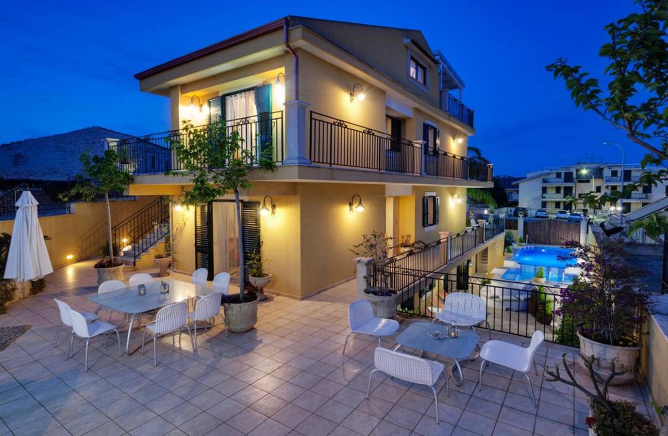 Villa 'Magda' con piscina privata, Wi-Fi e aria condizionata in Marina di Ragusa, Provincia di Ragusa
