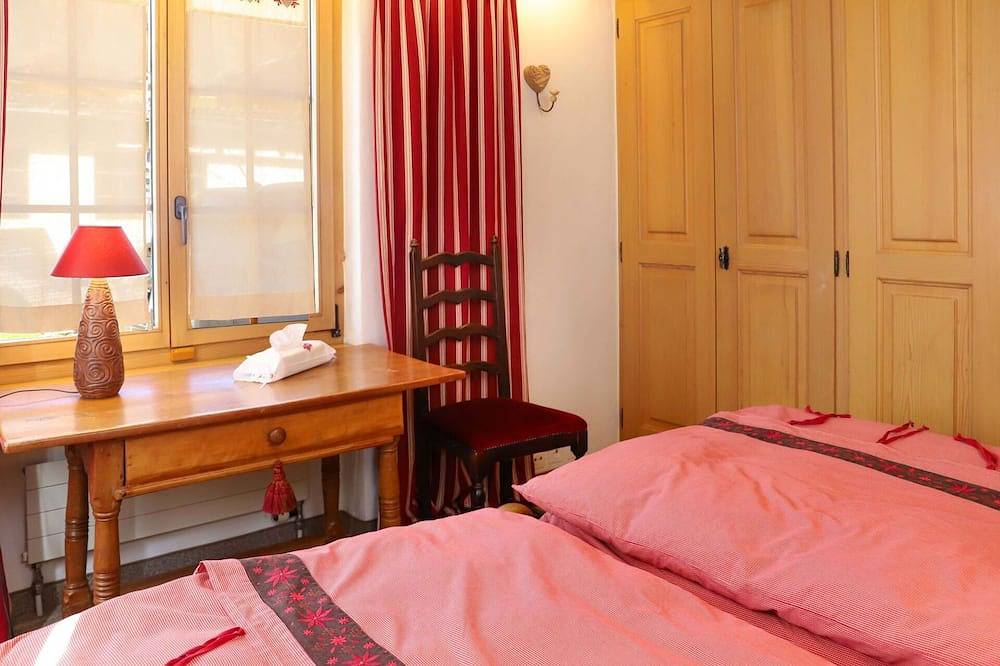 Ganze Wohnung, Schöne Wohnung für 8 Gäste mit  W-Lan, Tv und Terrasse in Saanenmöser, Saanen