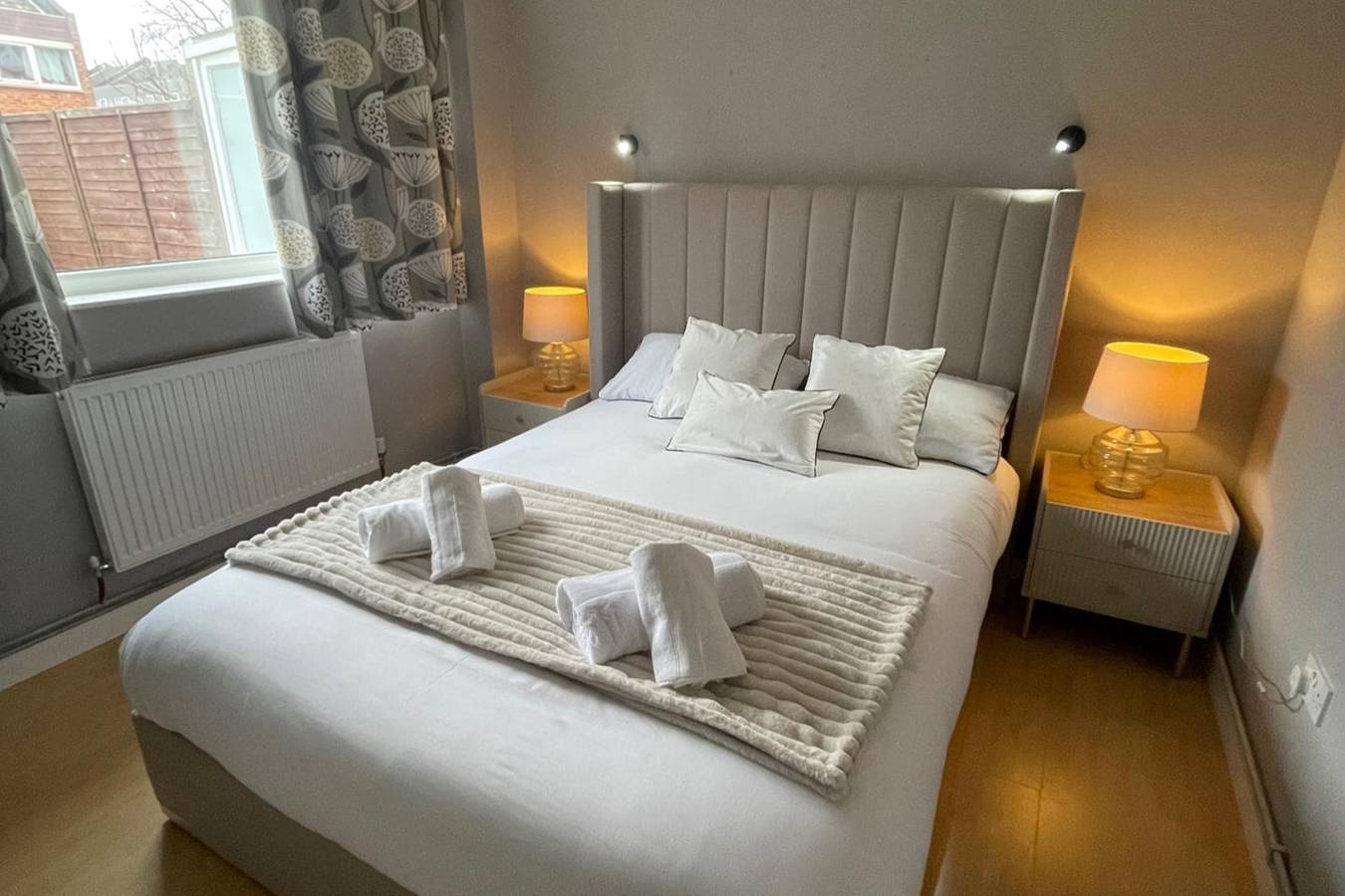 Entire holiday apartment, 3-Bed Apart, Sleeps 5 w/ Garden, Parking & Pets Ok in Norwich, Norfolk