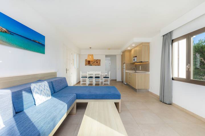 Apartamento entero, Apartamento 'Aquamarina 5' con piscina compartida, Wi-Fi y aire acondicionado in Cala Serena, Felanitx