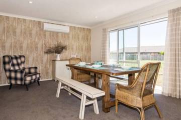 Holiday Home for 8 People in Taupo, Taupo District, Photo 4
