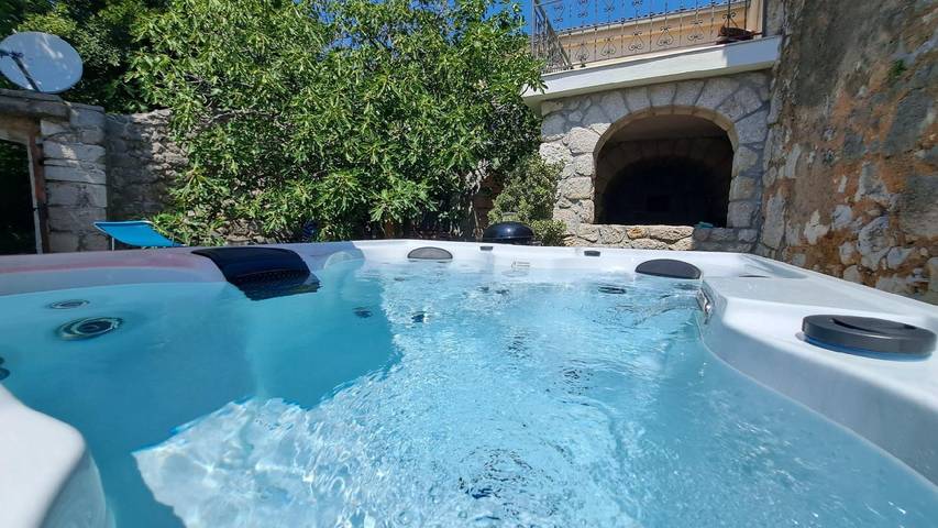 Vakantiehuis voor 5 personen, with tuin and terras as well as whirlpool, met huisdier - 1