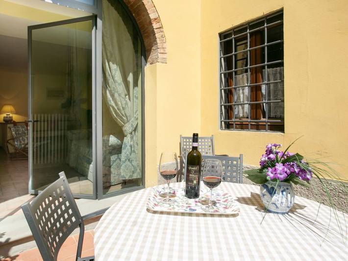 Agriturismo per 2 persone, con piscina e giardino a Montespertoli