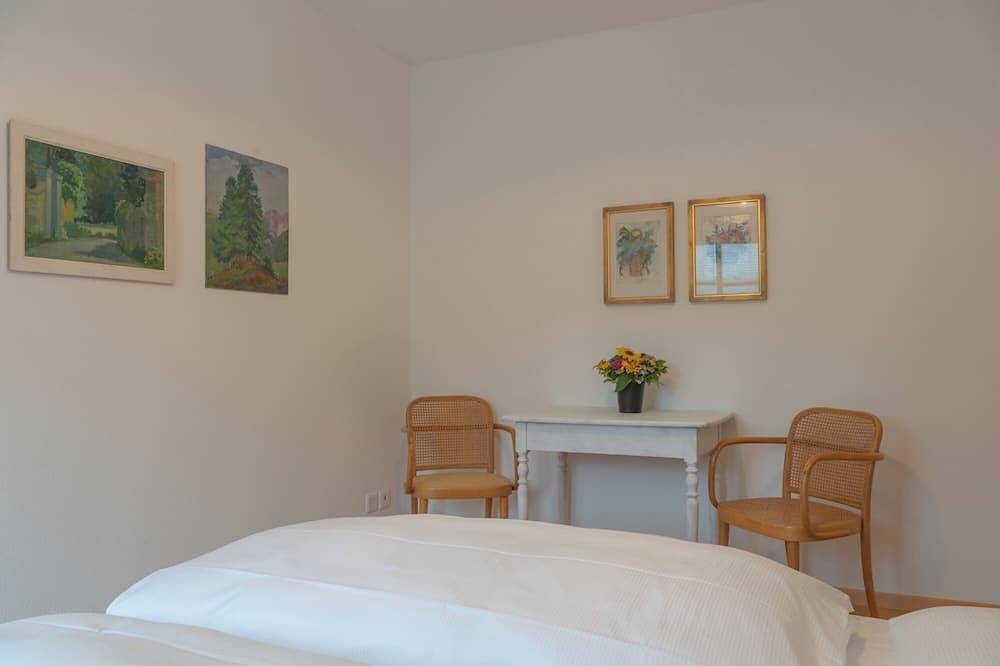 Ganze Wohnung, Chesa Clos – Wohnung mit Seeblick & grossem Garten in Sils/Segl Baselgia, Sils im Engadin/Segl