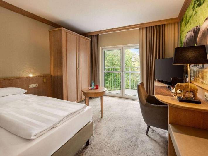 Ganze Wohnung, Sunday Hotel & Suites Leipzig – Barrierefreies Komfort-Doppelzimmer in Leipzig-Süd, Leipzig