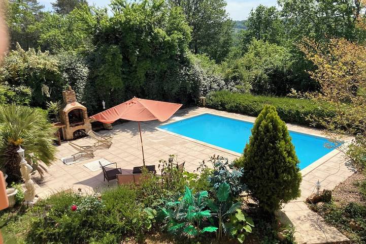 Location de vacances pour 7 personnes à Thonac