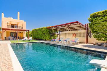 Ferienhaus für 8 Personen, mit Garten in Koskinou