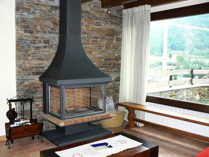 Gîte pour 7 personnes, avec vue et jardin, animaux acceptés à Bossòst - 4