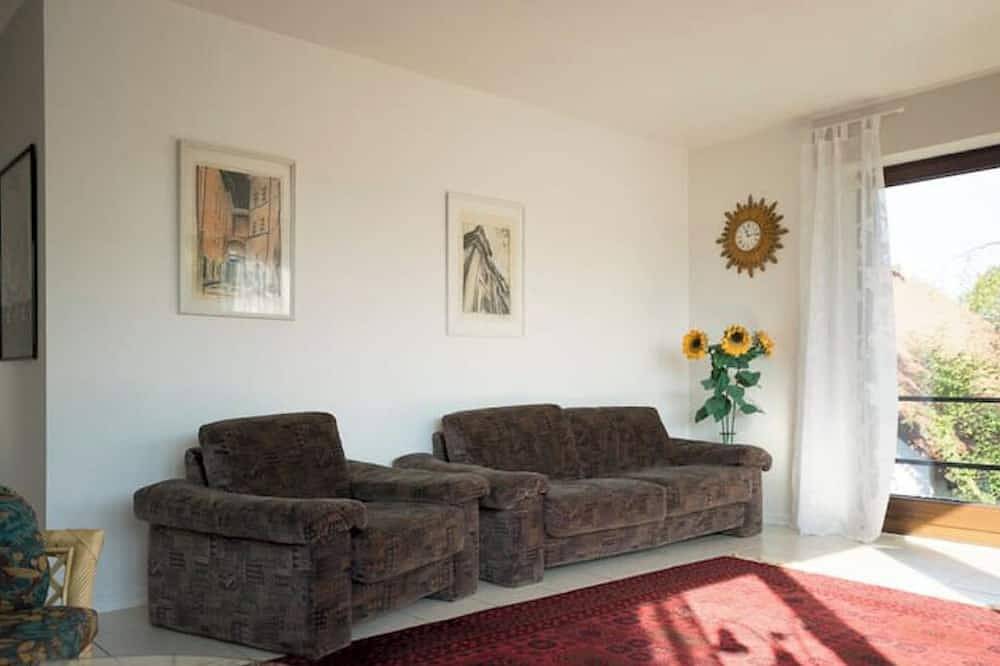 Ganze Wohnung, Sonnige und ruhige Wohnung im Grünen mit Balkon in Niederpleis, Sankt Augustin