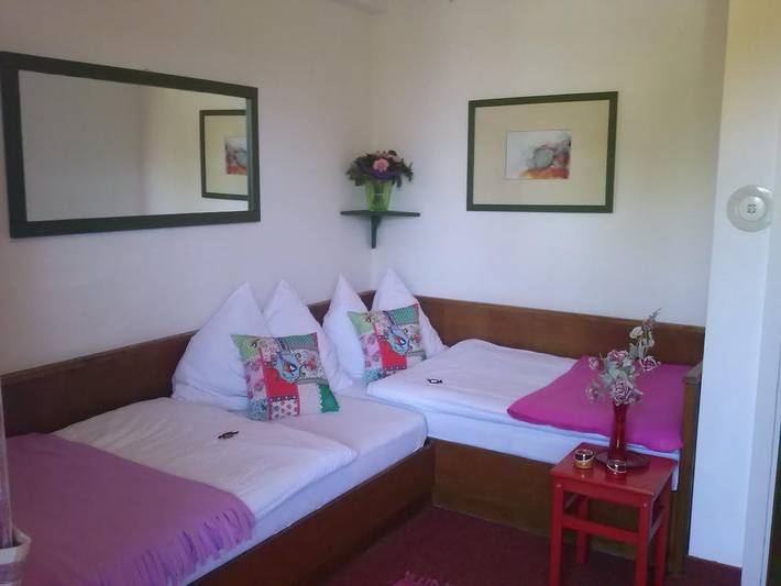 Pension für 2 Personen, mit Balkon und Garten sowie Ausblick und Seeblick in Finkenstein am Faaker See - 4