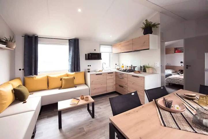 Camping pour 8 personnes, avec terrasse