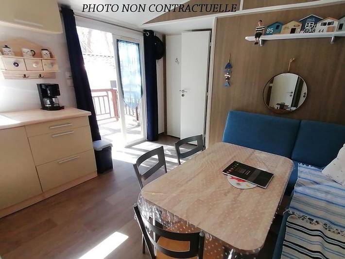Camping Résidentiel La Pinède - Mobilheim 4 personen - Océane Confort -2 Schlafzimmer 27m²- *Klima, Terrasse, Tv*. in Castelnau-de-Guers, Mittelmeerküste (Frankreich)