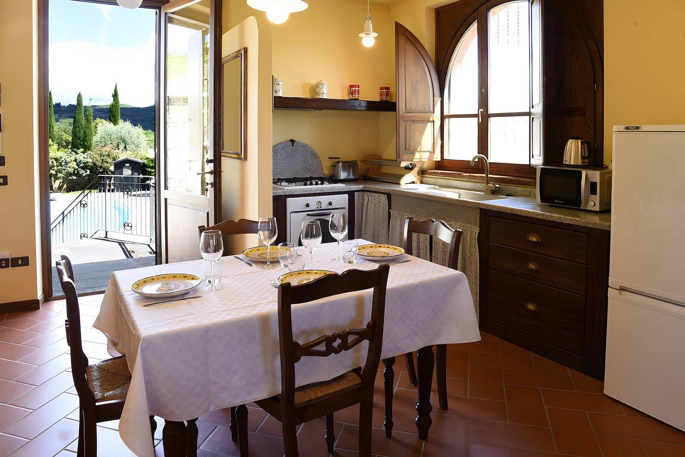 Entire apartment, Apartment 'La Valle - Podere Del Griccia' with Shared Pool, Wi-Fi and Air Conditioning in Civitella in Val di Chiana, Chianti