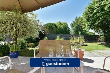 Location de vacances pour 8 personnes, avec jardin à Vains