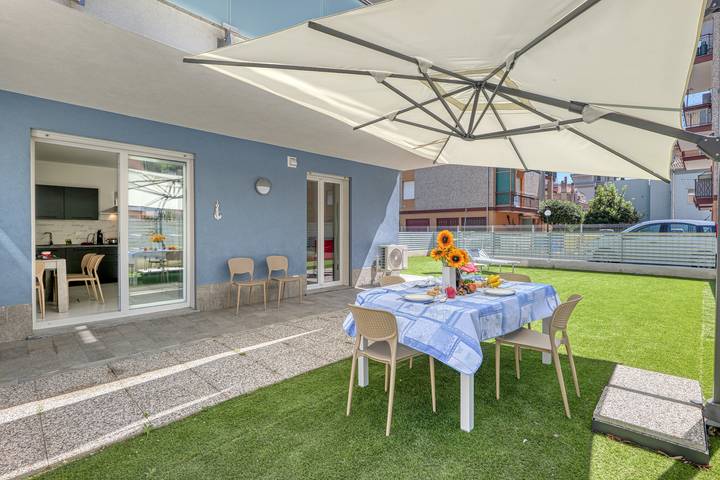 Appartamento per 6 persone, con piscina e terrazza, adatto a famiglie con bambini a Borghetto Santo Spirito