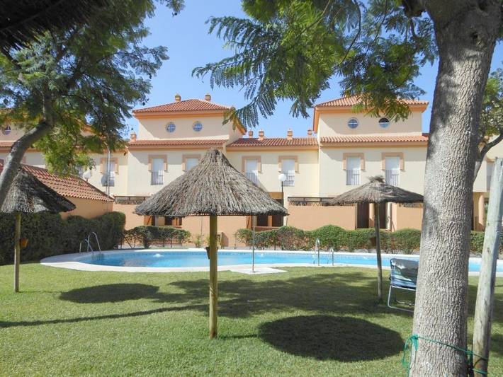 Location de vacances pour 5 personnes, avec jardin ainsi que vue et piscine à Lepe - 2