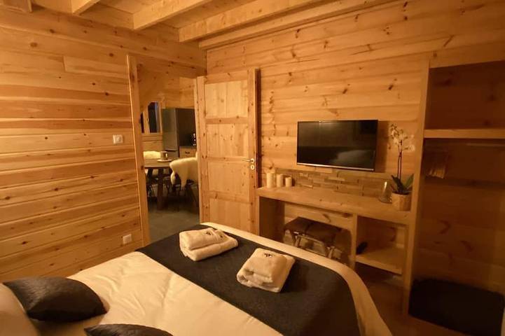 Chalet pour 4 personnes, avec jacuzzi ainsi que jardin et balcon à Rochesson - 2