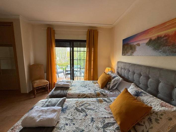 Casa rural para 10 personas, con vistas además de piscina y jardín - 1