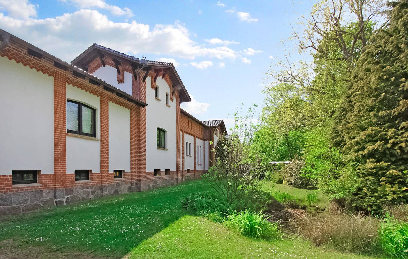 Ganze Ferienwohnung, Gemütliche Wohnung mit Parkplatz, TV & Soundsystem, 1km nach Kuchelmiß in Kuchelmiß, Mecklenburgische Seenplatte