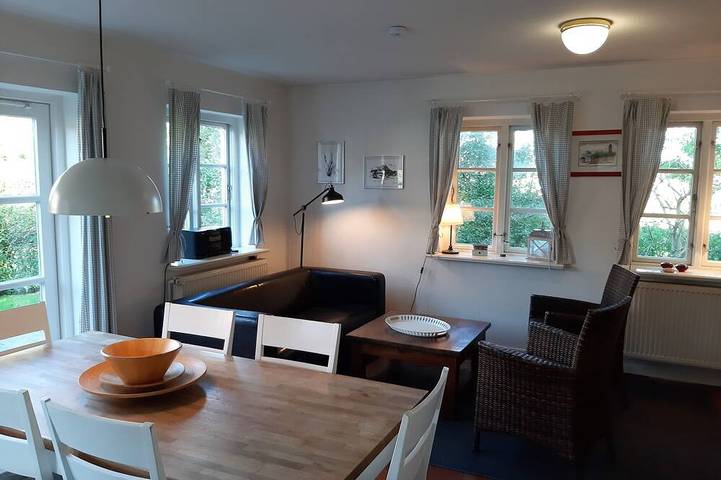 Ferienhaus für 4 Personen, mit Garten, mit Haustier in Alkersum