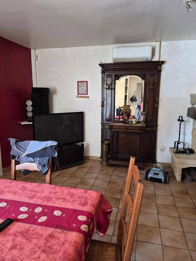 Villa avec piscine proche de la motagne de lure in Montlaux, Région de Forcalquier