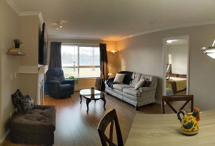Vacation rental for 2 people, with garden and terrace in Calgary