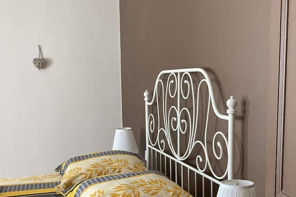 Apartamento entero, 5 minutes from the Avignon sud freeway exit, Mas du Gros Vincent in Vaucluse. in Caumont-sur-Durance, Vaucluse
