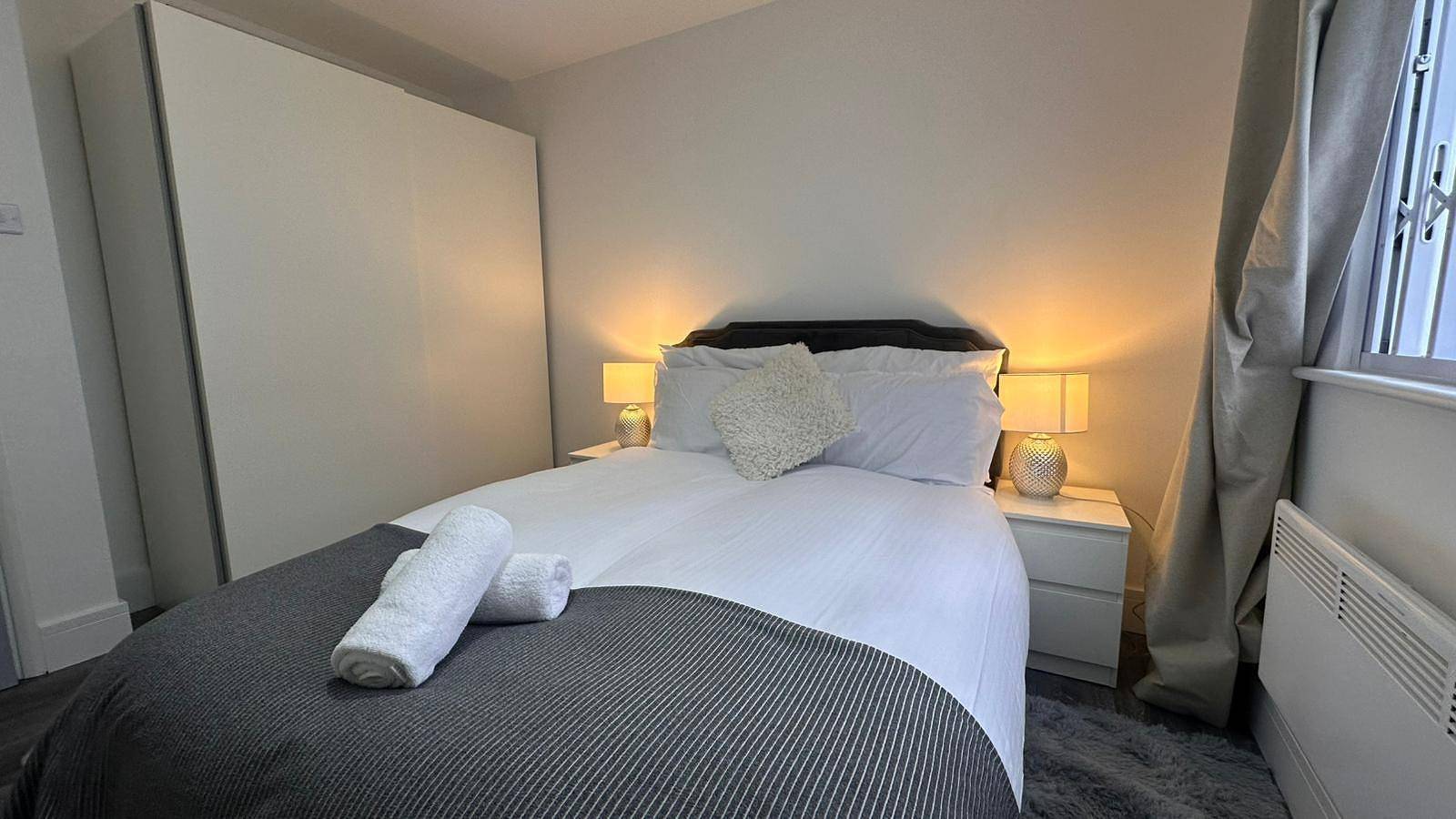 Cały apartament wypoczynkowy, Apartment - Sleeps 6 - City Base - District Line in London Borough of Barking and Dagenham, Londyn