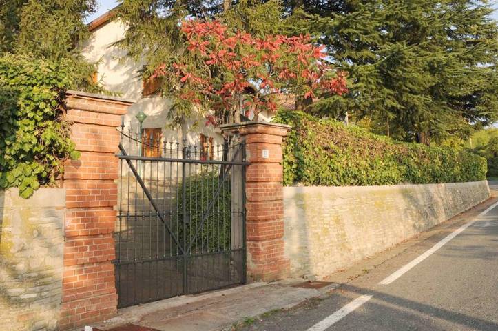 B&b per 2 persone, con Terrazza e Giardino nonché Panorama ad Alba