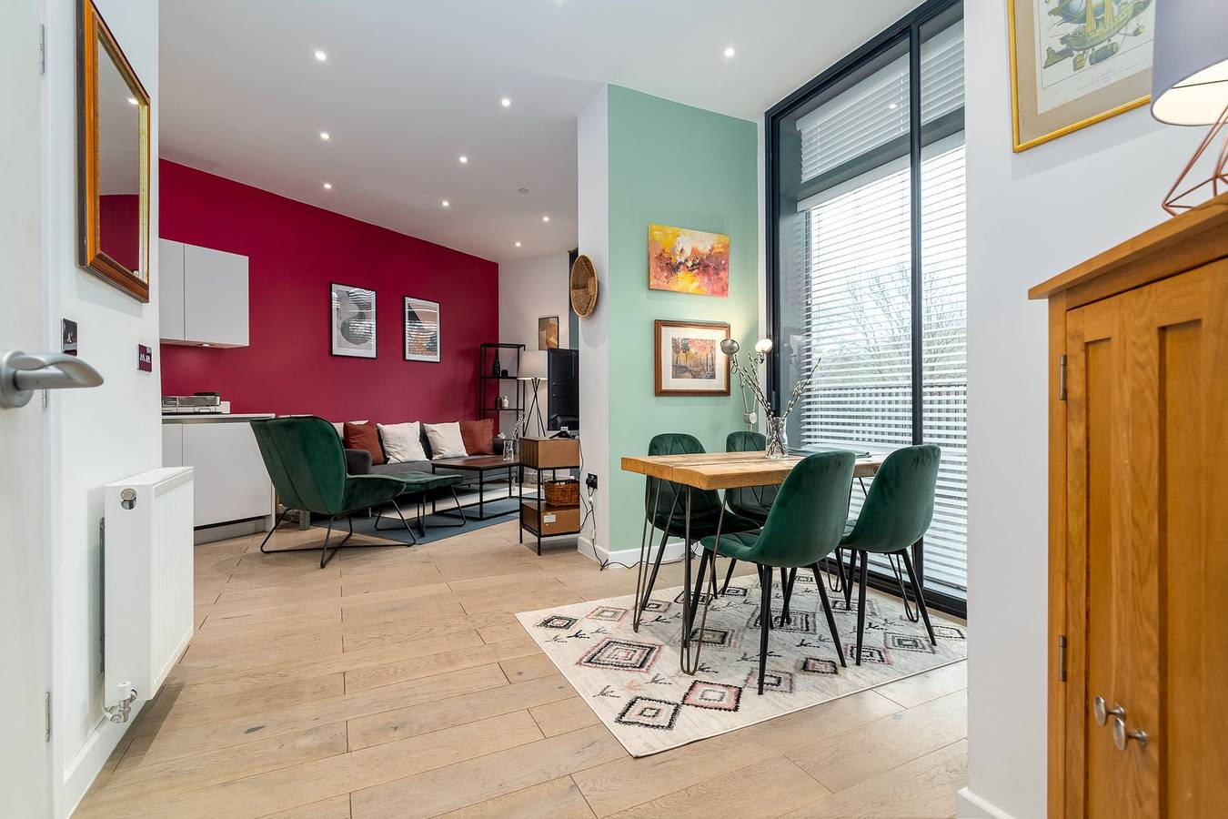 Ganze Wohnung, Ferienwohnung für 4 Personen mit Balkon in Hackney, London