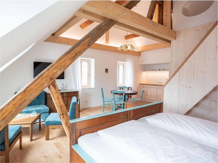 Ferienwohnung für 2 Personen, mit Balkon und Terrasse sowie Garten und Ausblick