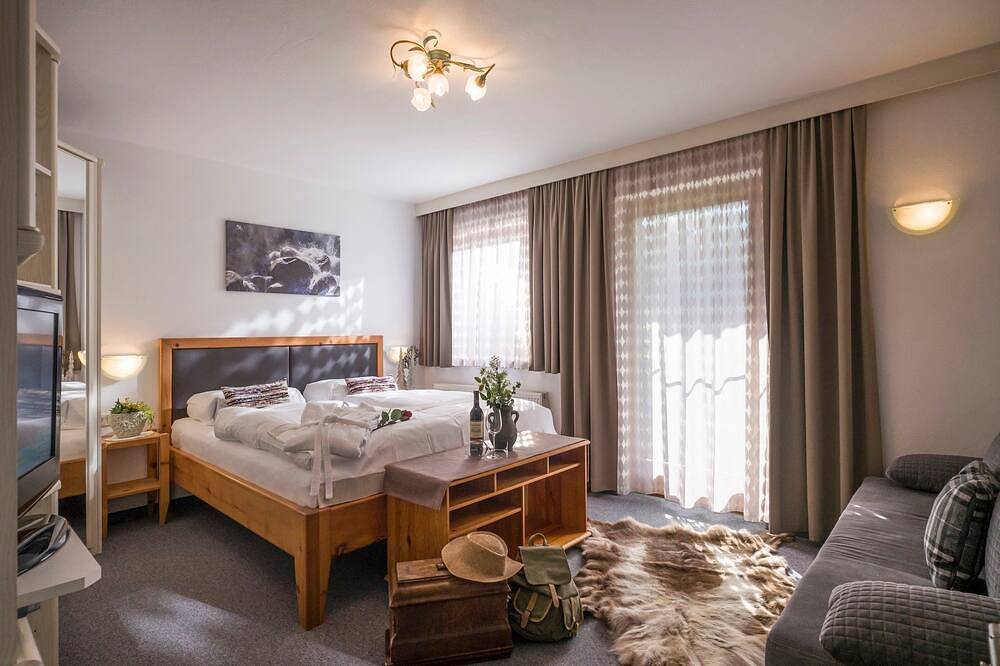 Entire apartment, Ferienwohnung Rosengarten - Landhaus Dengg in Gerlos, Ziller valley alps