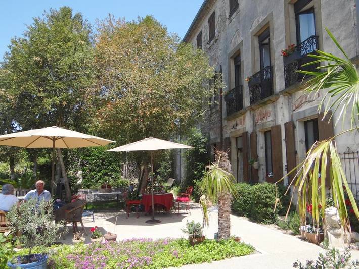 Chambre d’hôte pour 2 personnes, avec Terrasse et Jardin ainsi que Bassin pour enfant et Piscine