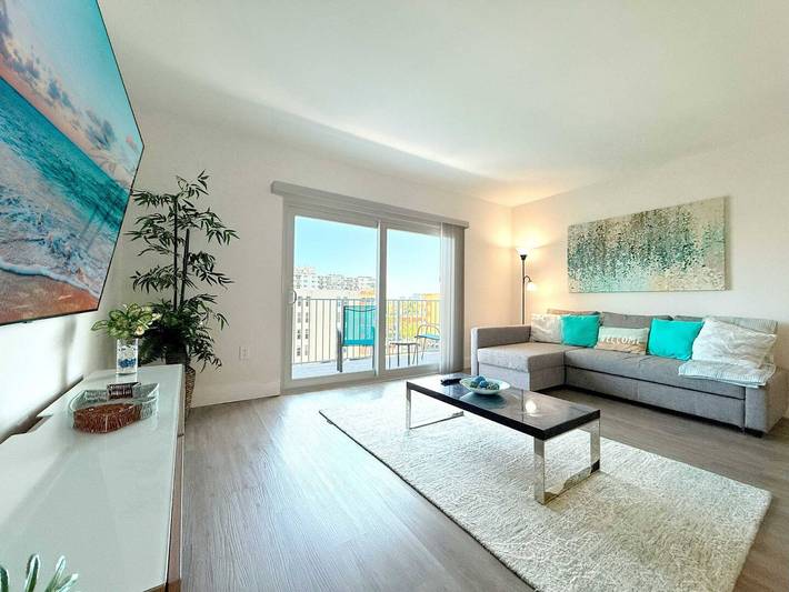 Vacation rental for 5 people, with balcony in North Miami Beach