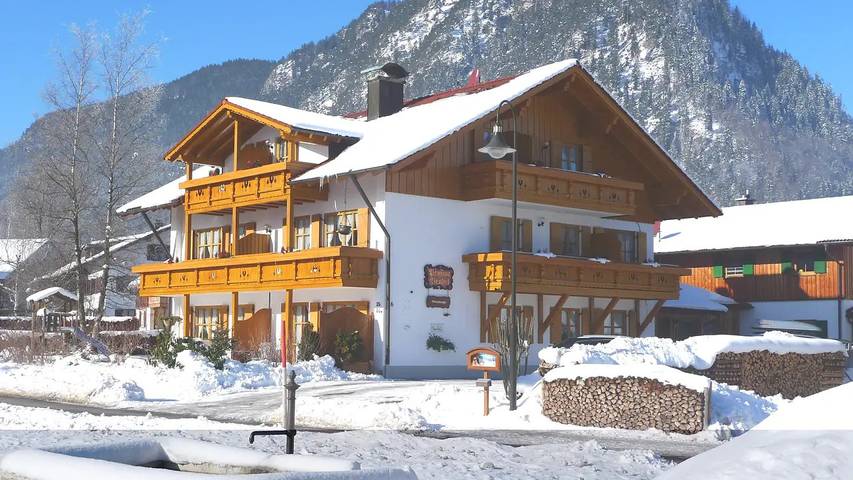 Ferienwohnung für 4 Personen, mit Balkon und Terrasse sowie Garten und Sauna in Königswinkel - 2