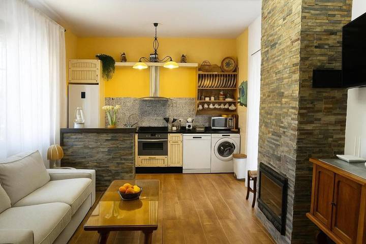 Casa rural para 6 personas, con jardín además de vistas y piscina, Se admiten mascotas en Casabermeja - 2