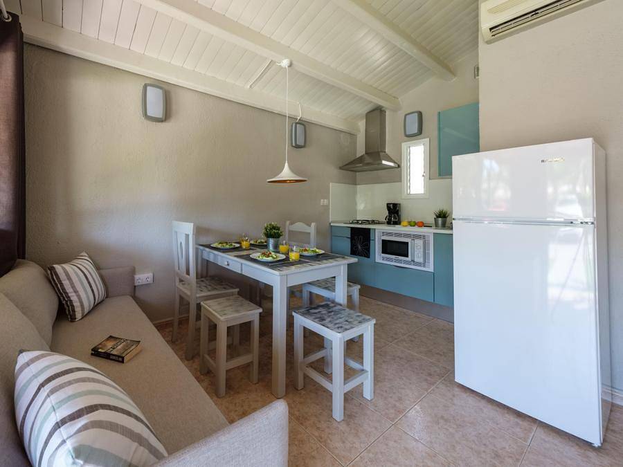 Camping Estival Vendrell Platja - Bungalow 4 personas - 2 habitaciones in Vendrell, Costa Dorada