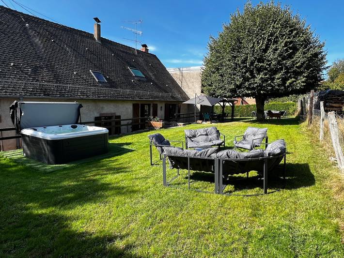 Gîte pour 14 personnes, avec Jacuzzi et Jardin